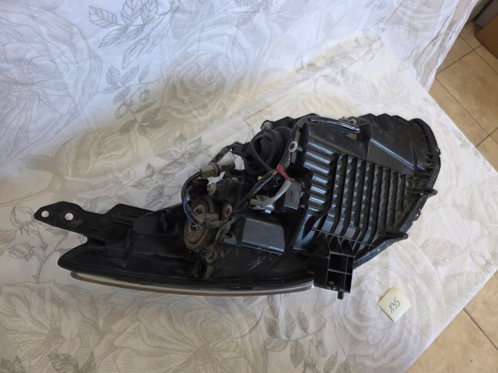 PHARE PROJECTEUR GAUCHE AVANT MAZDA 2 D651-5140