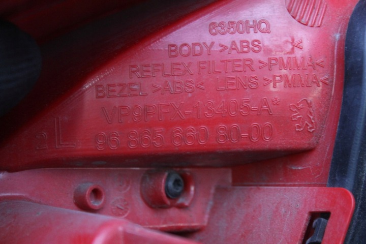 PHARE GAUCHE ARRIÈRE ARRIÈRE 9686566080-00 PEUGEOT 207 5D HAYON LIFT 09-13