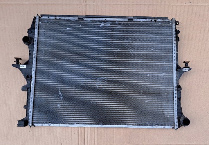 VW TOUAREG I AUDI Q7 PORSCHE CAYENNE 3.0 TDI RADIATEUR EAU 7L6121253B