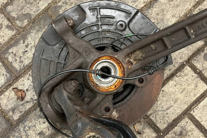 ROTULE DE DIRECTION AVANT DROITE MERCEDES-BENZ R (W251, V251) 06064502 3.0L DIESEL