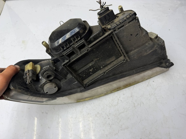 PROJECTEUR PHARE DROITE AUDI A4 B5 LIFT