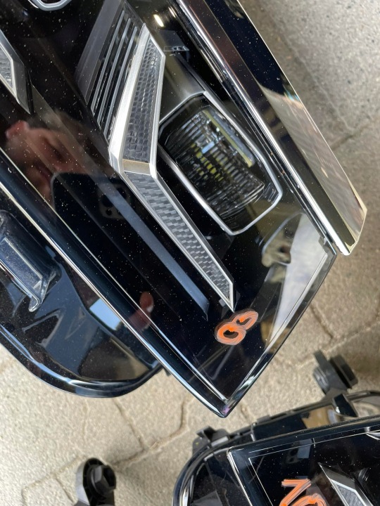 VW TOUAREG III PHARE AVANT 761941082B 761941081B