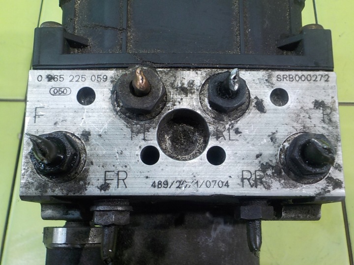 RANGE ROVER L322 4.4 V8 04R 5D POMPE ABS 0265950056