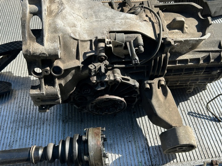 JOINT AVEC AUTOMATES SUR MANUEL 5 VITESSE AUDI A6 C5 1.8 TURBO