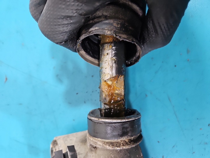 CRÉMAILLÈRE DE DIRECTION CRÉMAILLÈRE DE DIRECTION FORD FOCUS MK1 1,8 TDCI