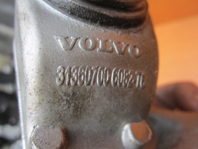 VOLVO XC60 II XC90 II BRAS DE SUSPENSION AVANT INFÉRIEUR GAUCHE RAFR8ZALH OU DROIT RH SZTYWN