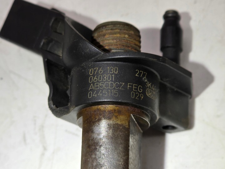 VW CRAFTER 2.5 TDI INJECTEUR INJECTEUR 0445115029 076130277 1A