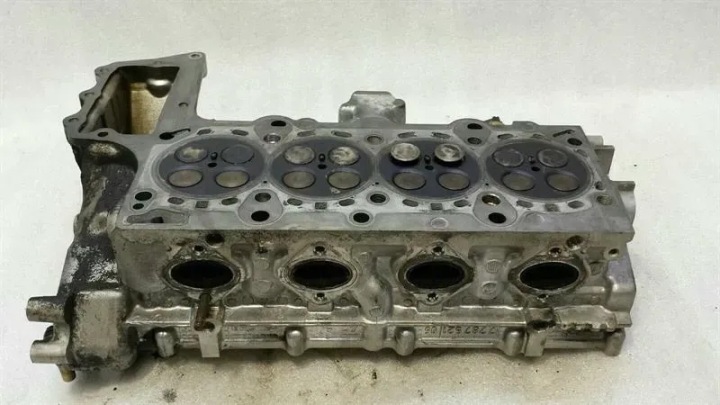 BMW 1 SERIES E87 PISTON HEAD 7806058 2.0D 120D