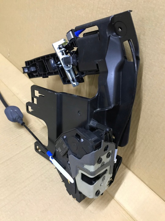 FIESTA MK7 LIFT 3D SERRURE DE PORTE POIGNÉE DROITE 4PIN