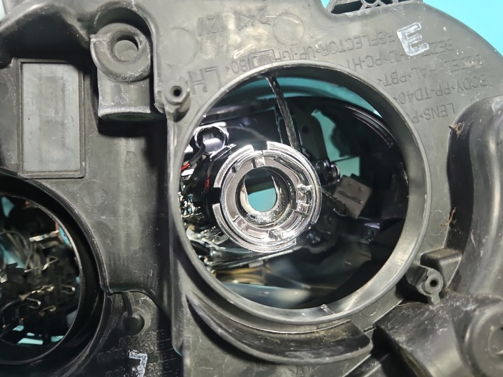 PROJECTEUR GAUCHE PHARE AVANT FORD FOCUS MK3 EUROPE BM51-13D155-AJ