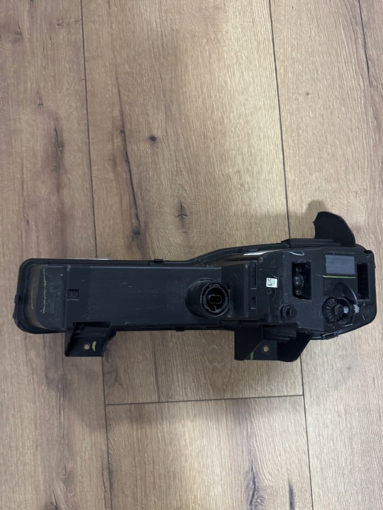 TESLA MODÈLE AVEC LIFT PLAID PHARES ANTIBROUILLARD LED FJD DROIT EUROPE P1649248-00-C