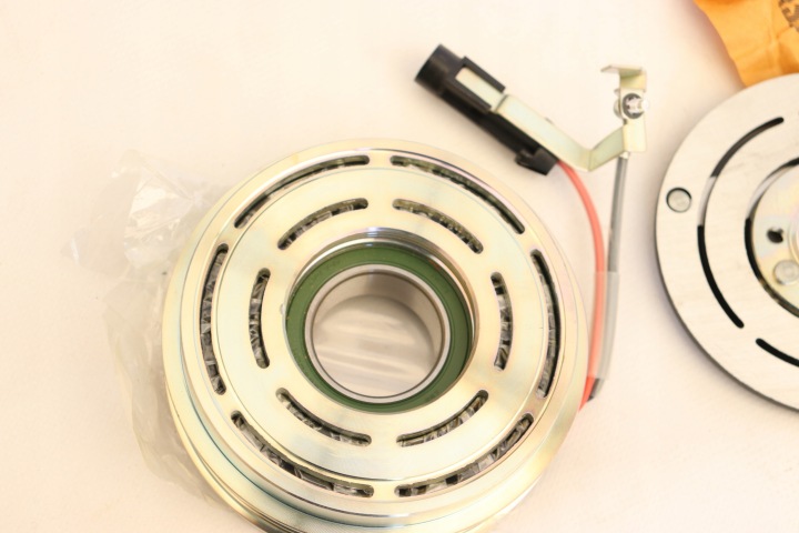 EMBRAYAGE COMPRESSEUR ORIGINAL CITROEN/PEUGEOT OE 6453TS K-203