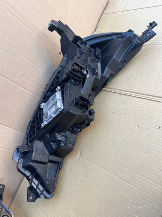 PHARE AVANT RENAULT DROITE GAUCHE CAPTUR II LIFT 260107674R