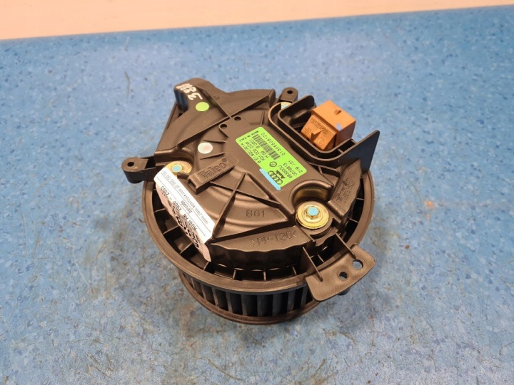 AUDI A4 B6 VENTILATEUR AIR 8E1820021A