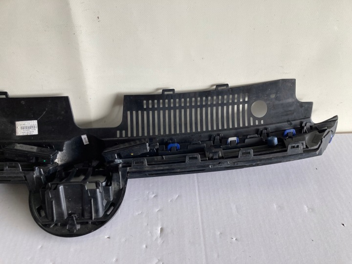 CALANDRE VW GOLF VIII GTE LED 5H0853651AB
