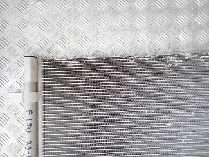 RADIATEUR CLIMATISATION ENDOMMAGÉE SZCZELNA FORD F150 CREW CAB 2021-
