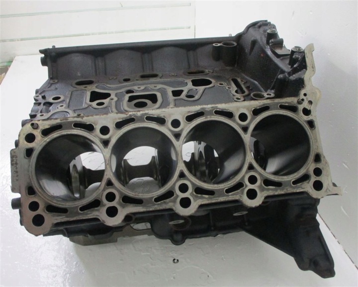 BLOC MOTEUR AUDI A8 D4 Q7 4.2 TDI V8 CDS 057023G