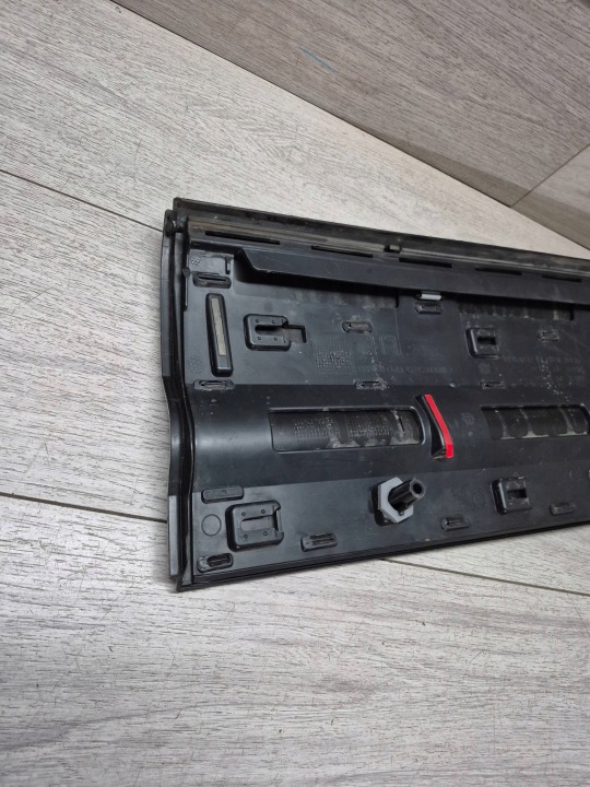 15645. DEFENDER MOULURE PORTES GAUCHE ARRIÈRE L8B2-274A49-C