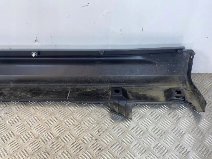 SUZUKI S-CROSS REVÊTEMENT SEUIL DROITE 23R 77231-63T0