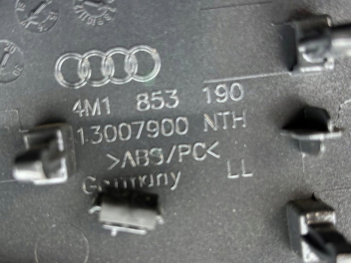 2018 AUDI SQ7 MOULURE DÉCORATIVE 4M1853190