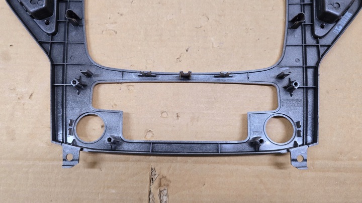 FORD MONDEO MK4 2007 2010 ANNÉE AVANT RESTYLAGE CHÂSSIS RADIO CONSOLES ARGENTÉE COULEUR GRISE