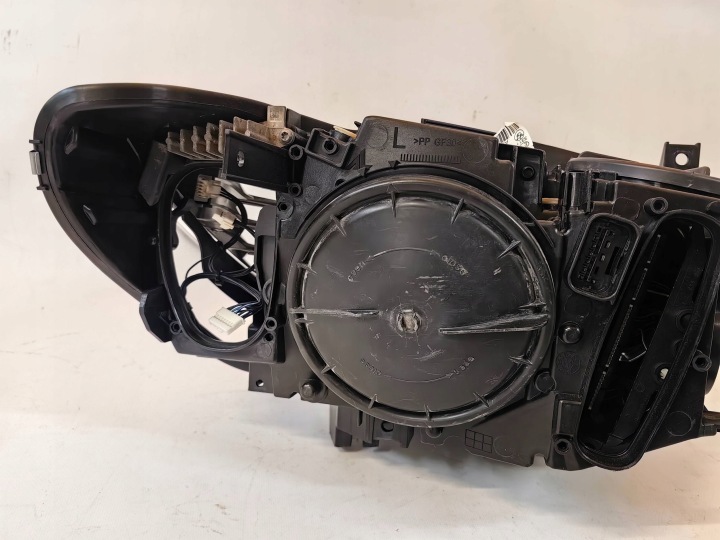 BMW 4 F32 F33 F36- PHARE COMPLET LED GAUCHE POUCES EN BON ÉTAT