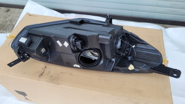 PHARE GAUCHE AVANT AVANT FORD FIESTA MK8 PROJECTEUR GAUCHE LENTILLE MK8 2017-