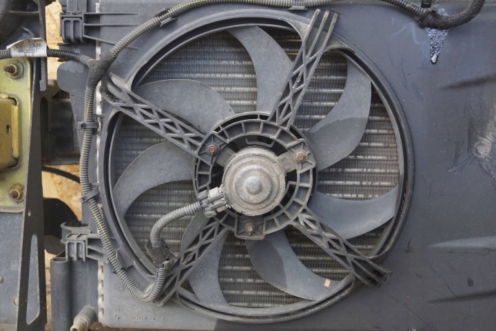 OPEL CORSA D LIFT PANNEAU AVANT RADIATEURS VENTILATEUR 1.0B (D822)