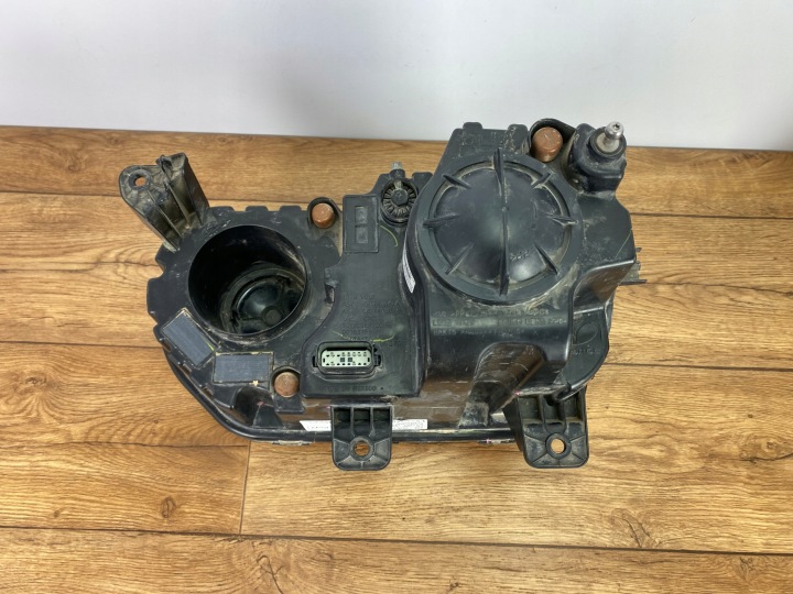 PHARE DROITE DROIT AVANT AVANT DODGE CHALLENGER 2015+ USA