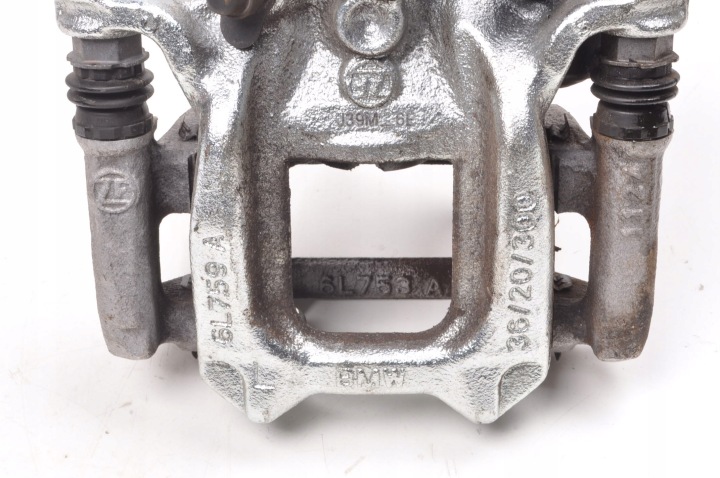 BMW 2 U06 1.5 HYBRIDE ÉTRIER DE FREIN DE FREIN GAUCHE ARRIÈRE 6891065
