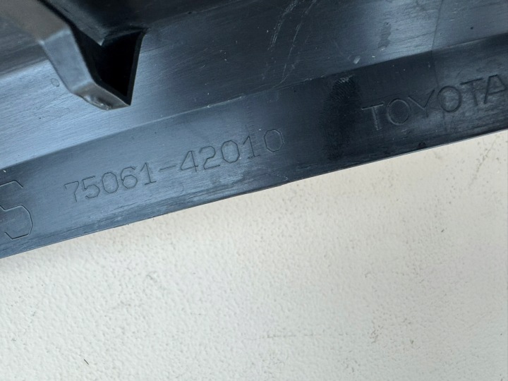 TOYOTA RAV4 5 V 19R- MOULURE GARDE-BOUE DROITE ARRIÈRE DROIT ARRIÈRE 75061-42010