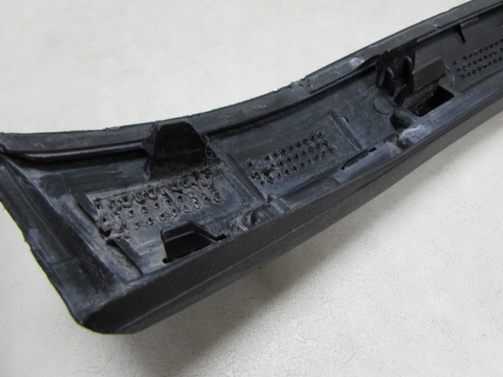 VOLVO V60 CC CROSS COUNTRY MOULURE REVÊTEMENT GARDE-BOUE AVANT DROITE 31448946