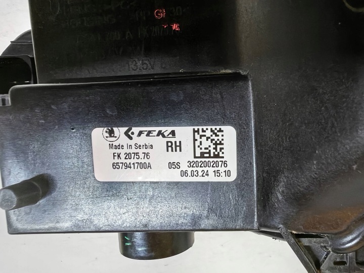 SKODA SCALA LIFT PHARE LED FJD DROITE RECOMMANDÉ
