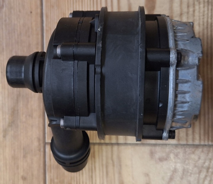 BMW F90 G06 G30 SUPPLÉMENTAIRE POMPE À EAU LIQUIDE G11 G12 G05 G07 M8