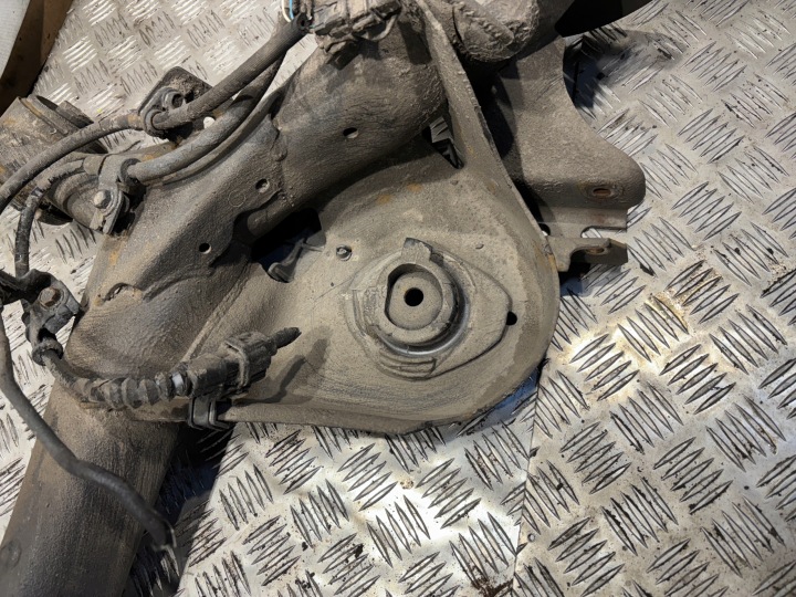 POUTRE SUSPENSIONS ARRIÈRE HONDA HR-V II 2