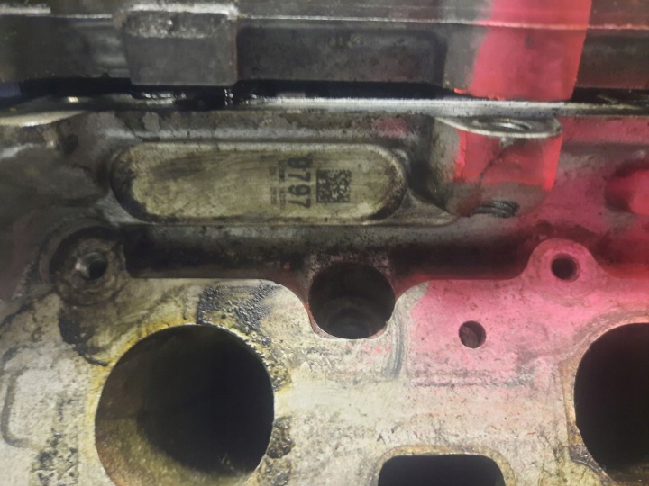 CULASSE COMPLÈTE DROITE AUDI VW 2.7 3.0 TDI 0594AF