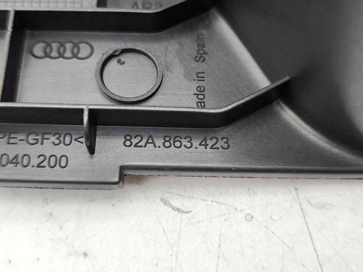 AUDI A1 2019 ÉLÉMENT GARNITURE DE PORTE COUVERCLES DE COFFRE 82A863424