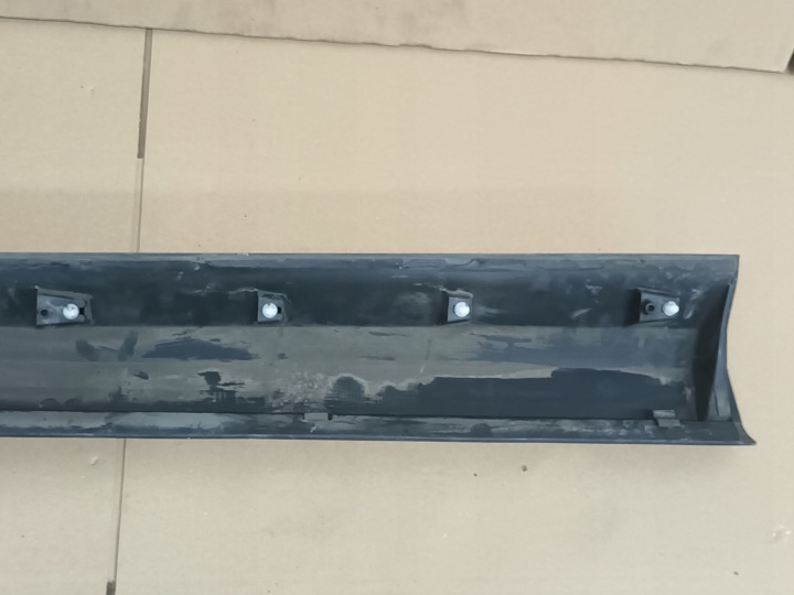 MOULURE PORTES DROITE AVANT SKODA ENYAQ AVANT DROIT 5LA