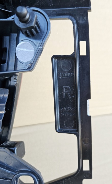 PHARE ARRIÈRE DROITE BMW 1 F20 2011-2015 ORIGINAL VALEO!