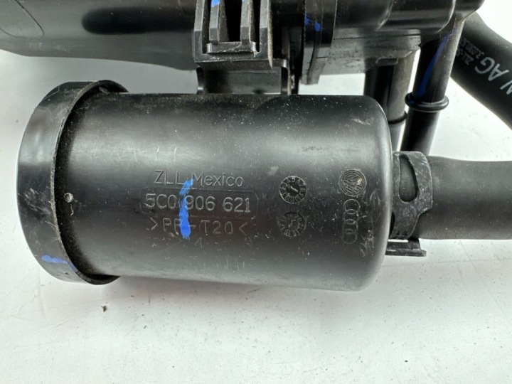 VOLKSWAGEN GOLF VIII 2020 FILTRE CARBONIQUE