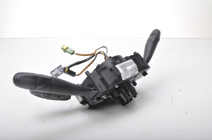 PEUGEOT 207 COMMUTATEUR COMPOSITE BANDE 96630728XT
