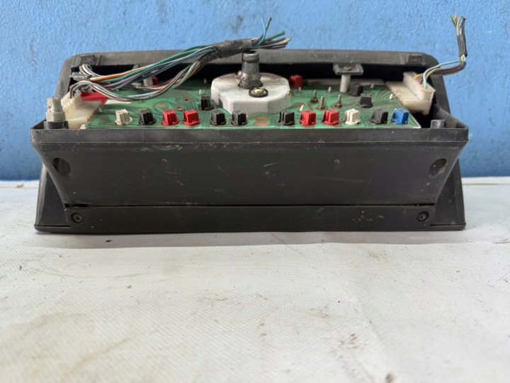 COMPTEUR TABLEAU DE BORD AVEC CHÂSSIS FIAT 126P MALUCH ELEGANT