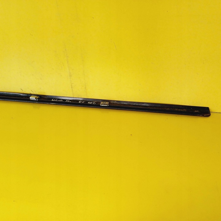 MOULURE RACLOIR DROIT ARRIÈRE MERCEDES ESSENCE E W210 LIFT NR225
