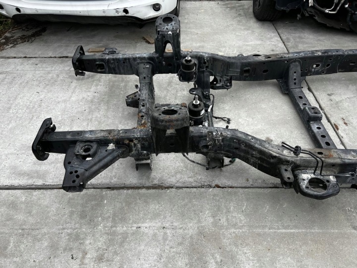 CHÂSSIS LONGERON 4 PORTES LWB FORD BRONCO 21-