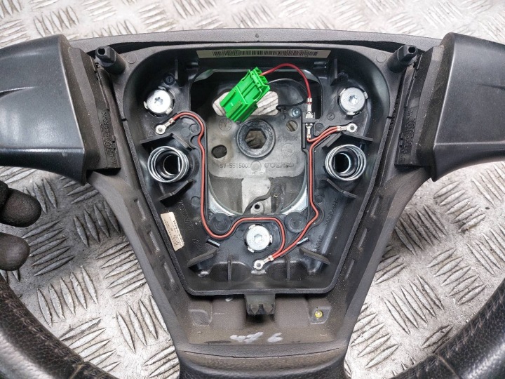 VOLANT COUSSIN VOLVO V50 I S40 II 3409263 8623347