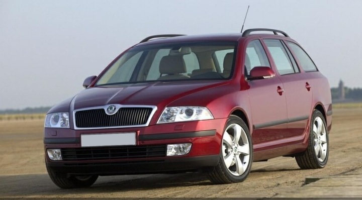 PROJECTEUR SKODA