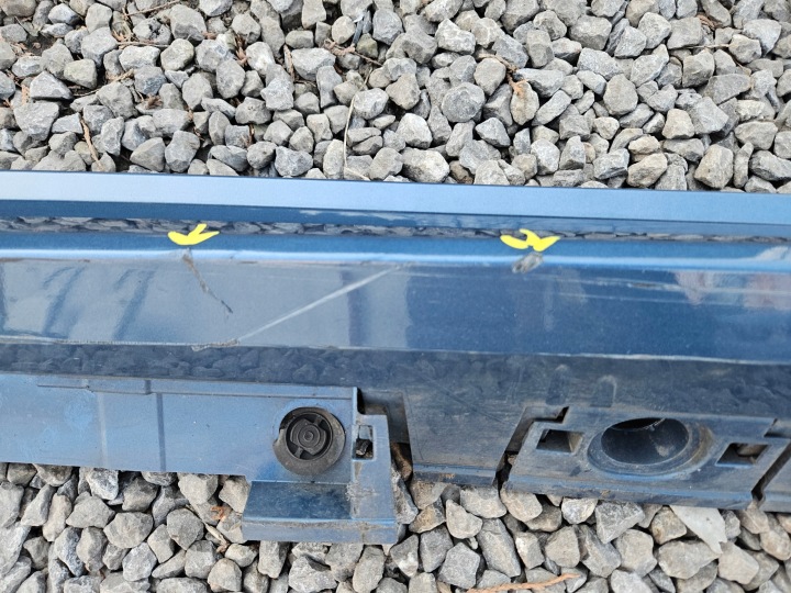 TOYOTA COROLLA E21 HAYON BERLINE COMPACTE SEUIL REVÊTEMENT DROITE MOULURE SEUIL 8U6