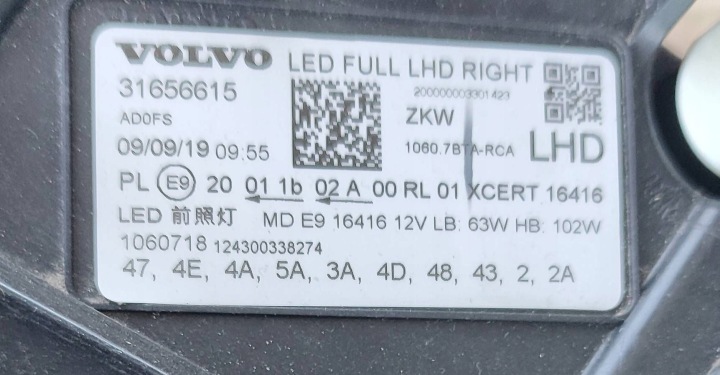 PHARE VOLVO XC60 31656615 AVANT CÔTÉ DROITE