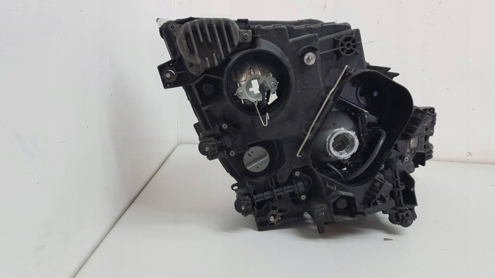 MERCEDES-BENZ MP4 W961 XÉNON LED PHARE GAUCHE AVANT AVANT A9618205239