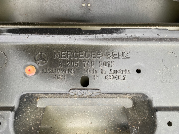 MERCEDES 205 C CLASSE COUVERCLES DE COFFRE ARRIÈRE CHROME UNIVERSEL 2057400010 ORIGINAL